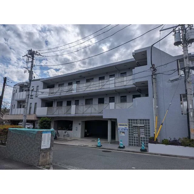 アザールカモ 外観